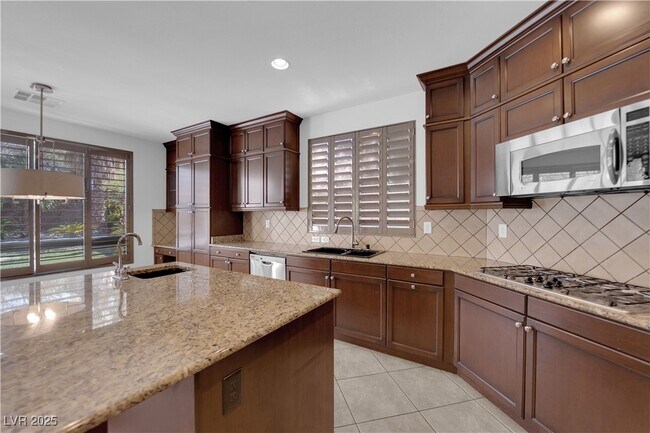 Building Photo - 8445 Cambrils Ave