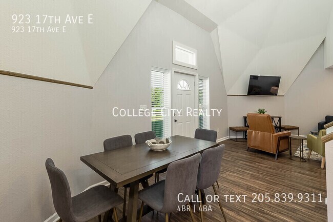 Building Photo - 923 17th Ave E