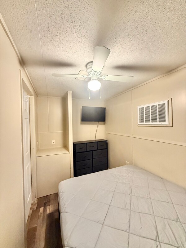 Building Photo - 3801 Pheasant St