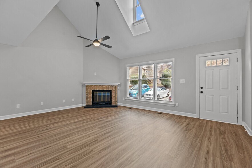 Building Photo - 5500 Fortunes Ridge Dr