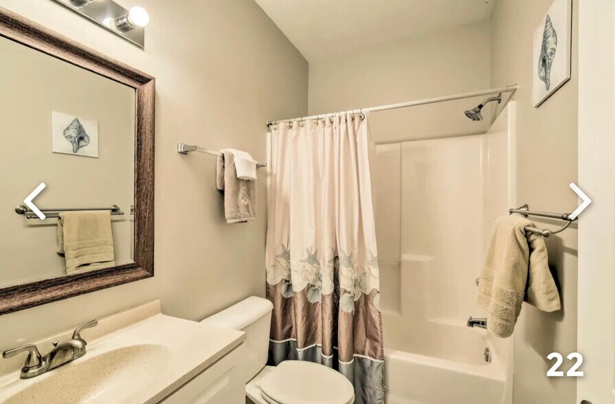 Building Photo - 654 River Oaks Dr