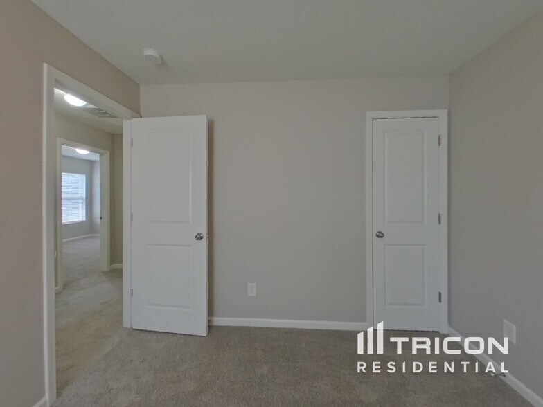 Building Photo - 11505 Sweetbriar Ridge Dr