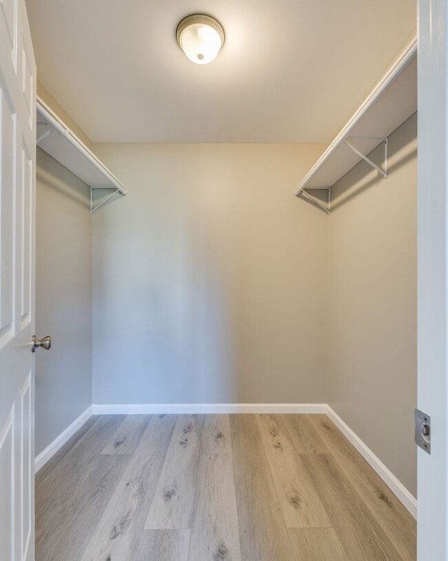 Building Photo - Gorgeous 3 br/2.5 bath Condo in Abingdon VA