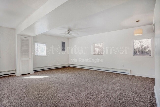 Building Photo - 990 Beech St