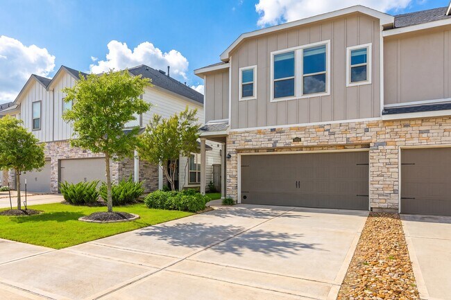 Building Photo - 5634 Amber Brook Ln
