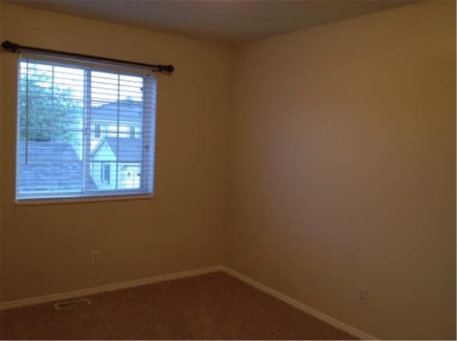 Building Photo - 144 Coventry Pl