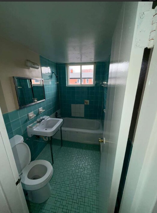 Building Photo - 13965 Superior Rd