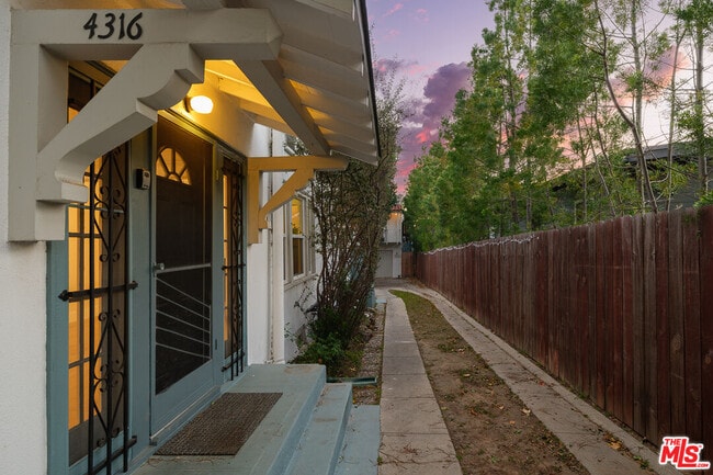 Building Photo - 4316 Kingswell Ave