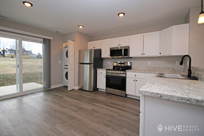 Building Photo - Brand-New End Unit Townhome in Harrisonburg!