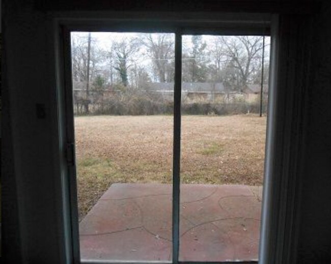 Building Photo - 105 Garden Ln
