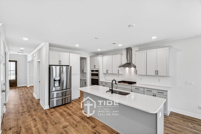 Building Photo - Comfort & Convenience in a Prime Location