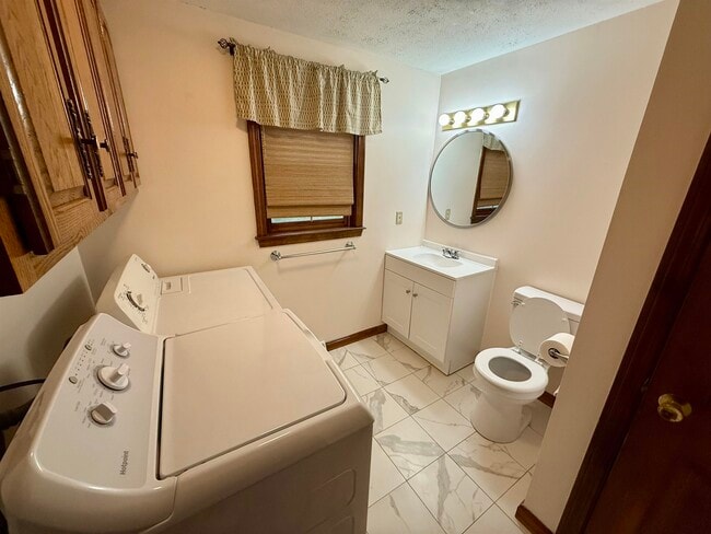Building Photo - 69 Timberline Dr