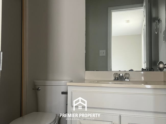 Building Photo - Charming 3BR/2BA Home in Huntsville | Hardwood Floors, Fireplace & 2-Car Garage