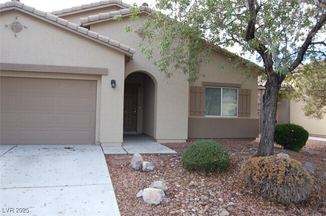 Building Photo - 4775 Lorenzo Way