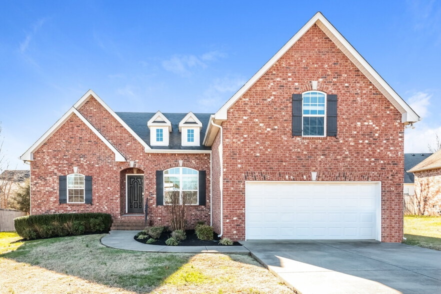 Primary Photo - 1802 Walking Dr