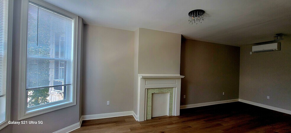 Building Photo - 723 Humboldt St