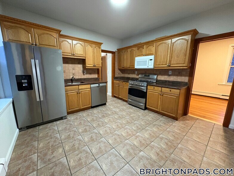 Building Photo - 6 Litchfield St