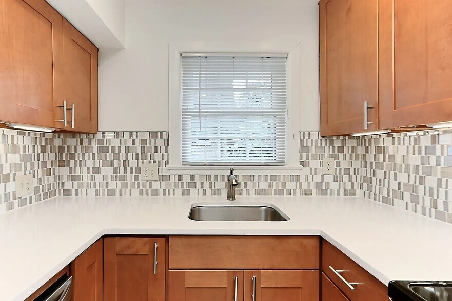Building Photo - 453 Hampton Ct