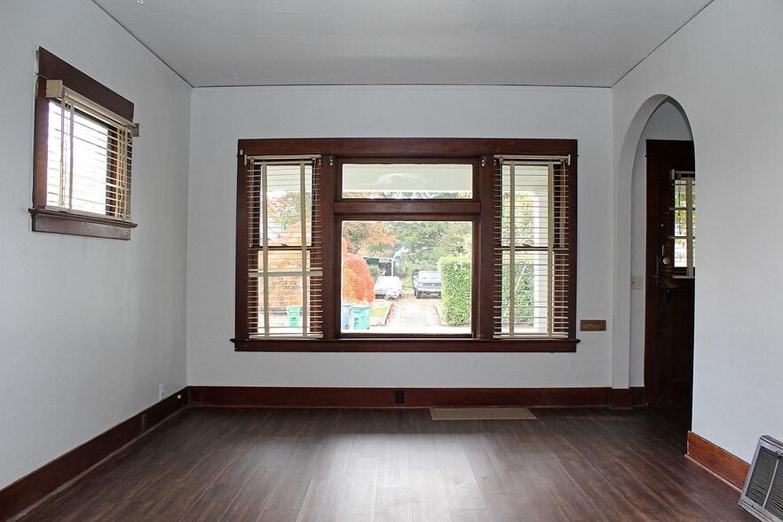 Building Photo - 4522 NE 17th Ave
