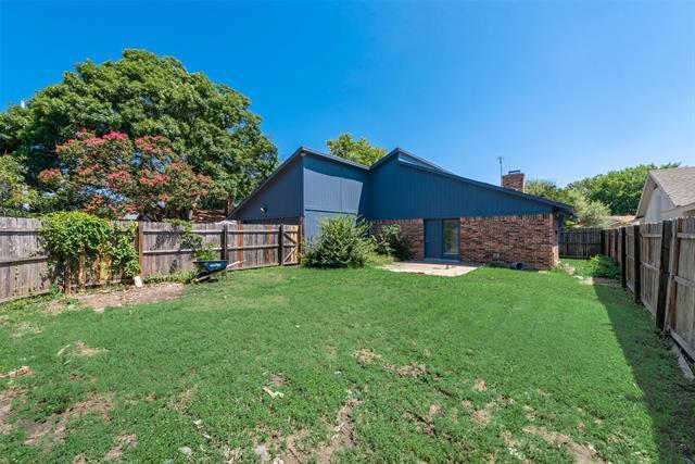 Building Photo - 2814 Meadow Park Dr