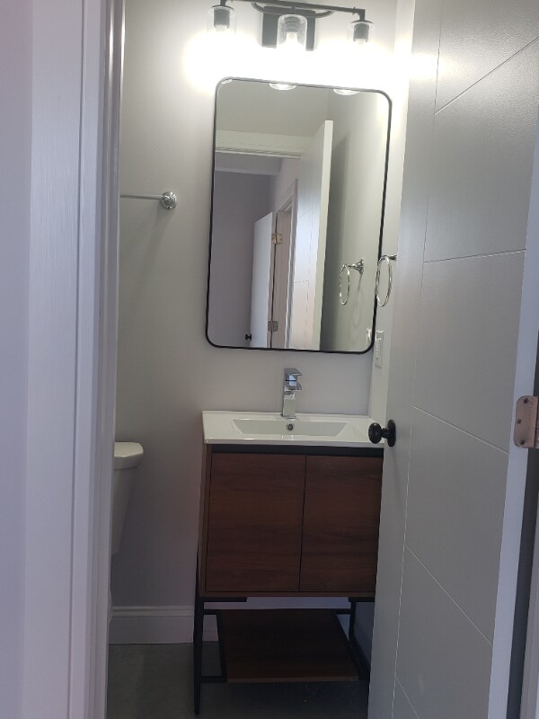 Building Photo - 953 Belmont Ave