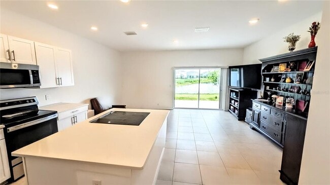 Building Photo - 5686 Archipelago St