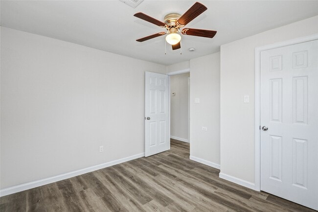 Building Photo - 207 E Bernard St