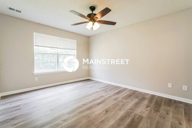 Building Photo - 5 Bedroom Pet-Friendly Home in Douglasville, GA with Main Street Renewal