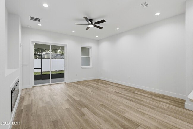 Building Photo - 8 Second Path Unit A