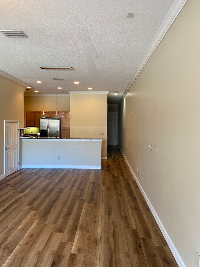 Building Photo - 212 S Dakota Ave