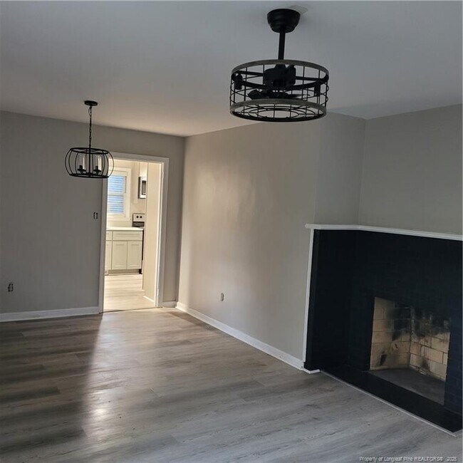 Building Photo - 1917 Catawba St