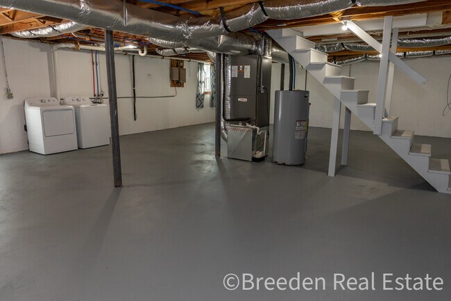 Building Photo - 4393 R L Hildebran Dr