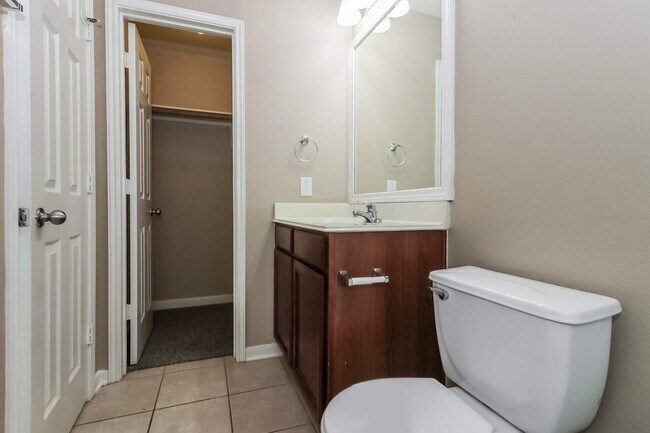 Building Photo - 28910 Rio Grande River Dr