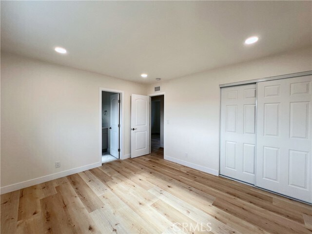 Building Photo - 5261 Raintree St
