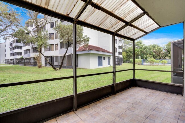 Building Photo - 8255 SW 152nd Ave