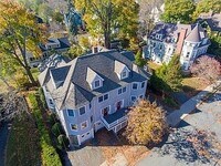 Building Photo - 23 Wellington St