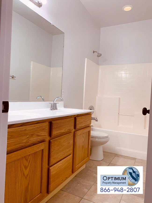 Building Photo - Beautiful 4 Bedroom, 2 Bathroom Single-Family Home in the Heart of Adelanto