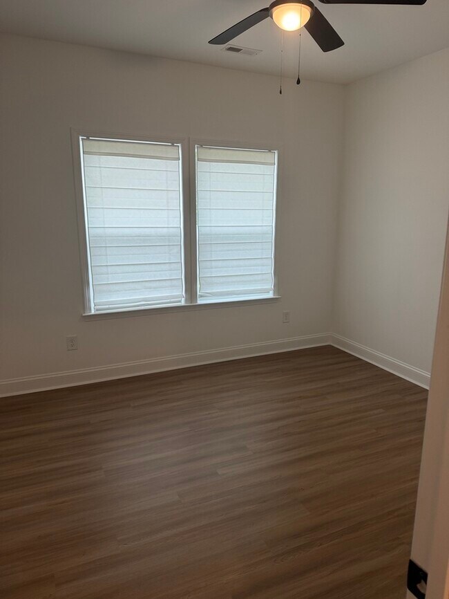 Building Photo - 226 Dunnbrook Dr