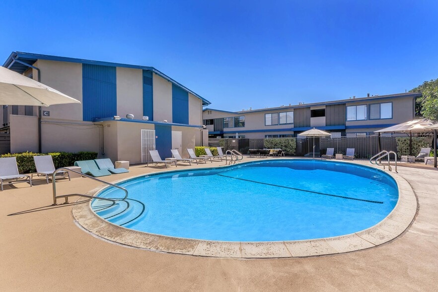 CATCH THE DAYTIME RAYS - Pacific Villas