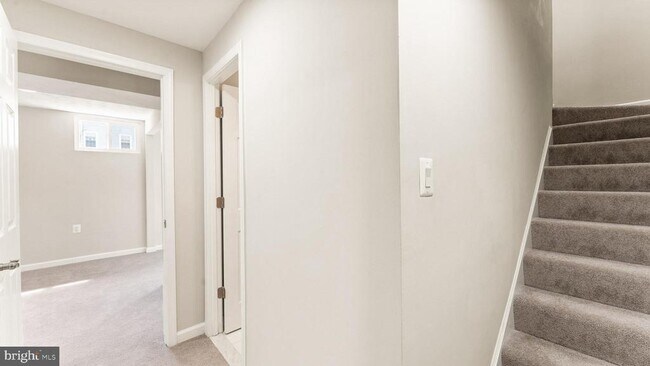 Building Photo - 12168 Springwoods Dr