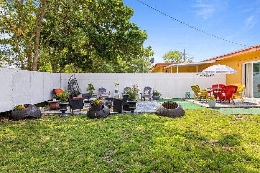 Building Photo - 7560 NW 16th St