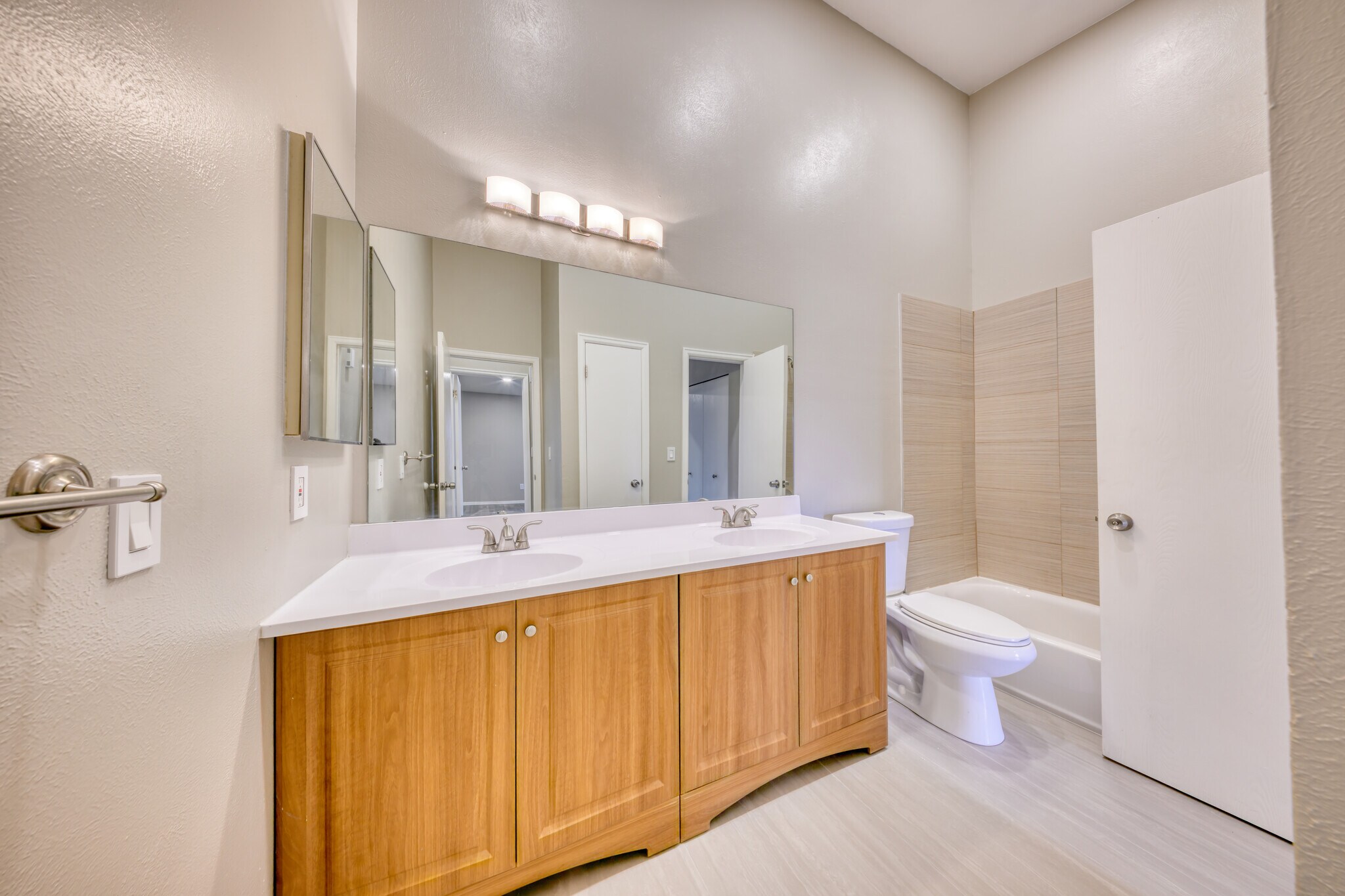 Building Photo - 5403 W 76th Ave