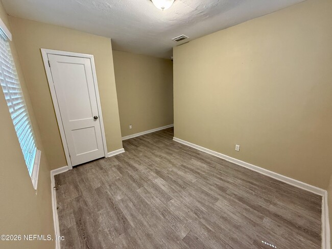 Building Photo - 1559 W 31st St