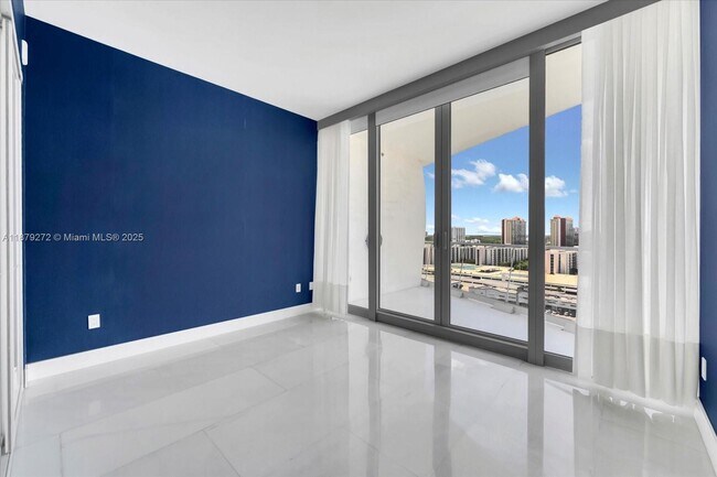 Building Photo - 16901 Collins Ave