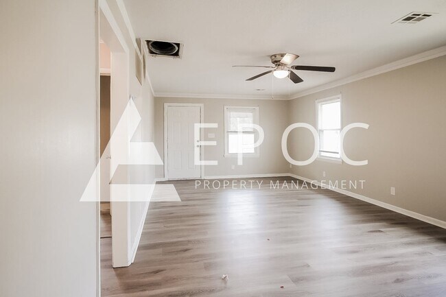 Building Photo - 4701 S 30th W Ave