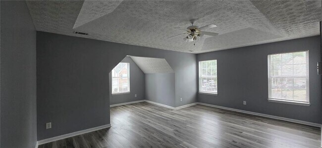Building Photo - 455 Hulan Way
