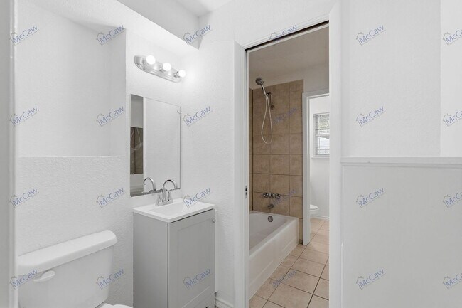 Building Photo - 3401 Princeton Dr