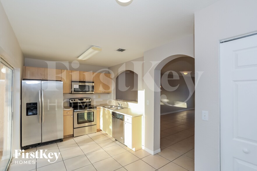 Building Photo - 17166 SW 138th Ct