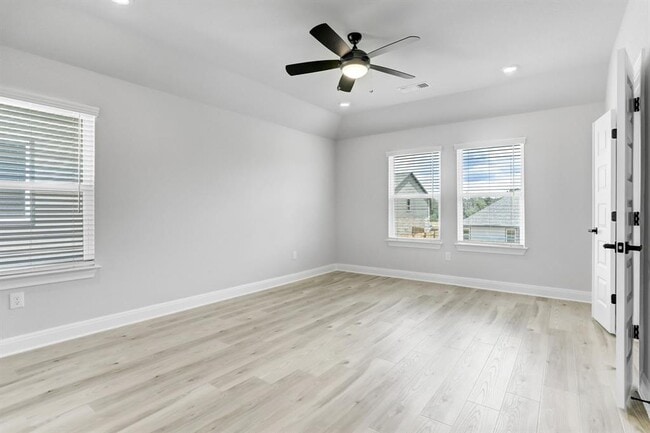 Building Photo - 120 Periwinkle Ln