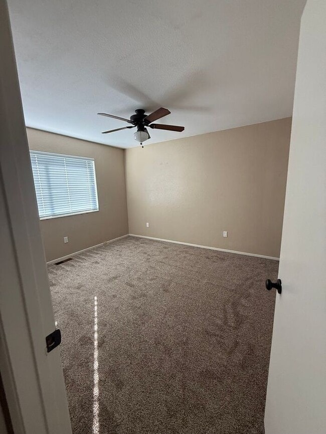 Building Photo - 2 BEDROOM 2BATHROOM WITH 2 CAR GARAGE IN HEART OF MIDTOWN